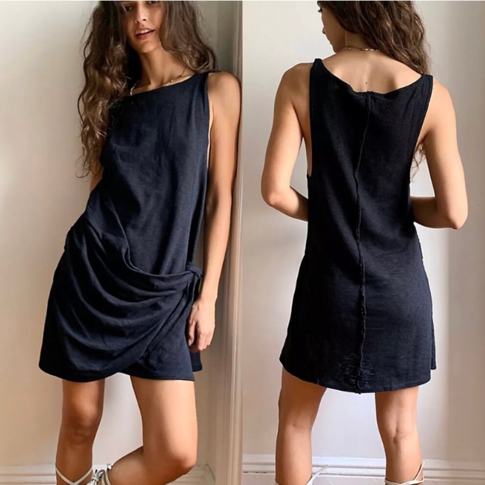Sleeveless Knot-Detail Mini Dress in Black - Picture 3 of 10